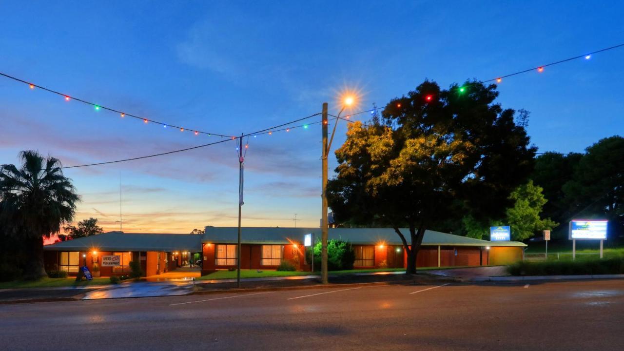 Country Roads Motor Inn Наррандера Экстерьер фото