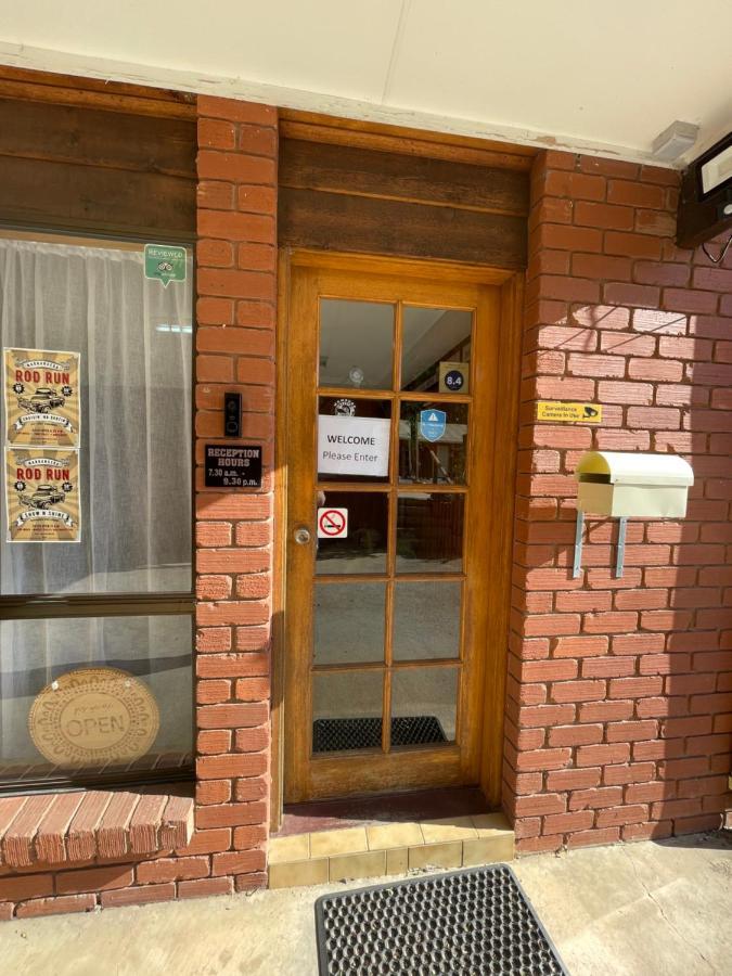 Country Roads Motor Inn Наррандера Экстерьер фото